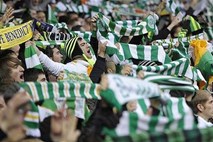 Uefa zaradi neprimernega obnašanja navijačev ostro kaznovala Celtic in Eintracht