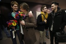 Istospolne poroke v Utahu začasno prepovedane