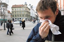 Širijo se gripa in drugi povzročitelji okužb dihal