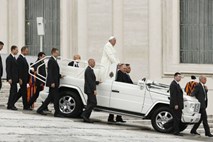 Papež sprejel odstop kölnskega nadškofa