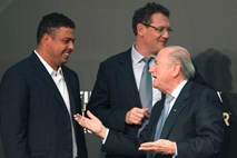 Blatter bo v času mundiala bival v Ronaldovem stanovanju, za katerega bo plačal mastno najemnino