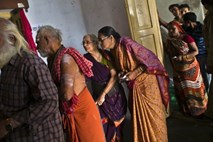 V Indiji skupinsko posilstvo dveh najstnic, na koncu obešeni