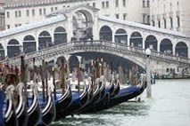Župan Benetk in več mestnih uradnikov osumljenih podkupovanja
