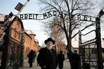 V ZDA aretirali domnevnega paznika v Auschwitzu