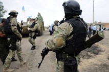 Za ukrajinske vojake prekinitev ognja strateška napaka; Rusija s tiralico za notranjim ministrom