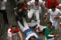Pamplona: že prvi dan več ponesrečenih pri teku pred biki (foto)