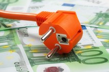 Zveza potrošnikov Slovenije pripravlja kampanjo za skupinski nakup elektrike in plina  