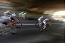 Vuelta: Zaradi hudega padca odstopil eden izmed glavnih favoritov