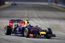 McLaren ekipo Red Bull obtožuje nepoštenih prijemov 