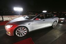 Tesla Motors predstavil novost: do sto na uro v 3,2 sekunde, cena okrog 120.000 dolarjev (foto)
