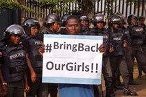 Nigerijska vojska iz domače vasi ugrabljenih šolark pregnala Boko Haram