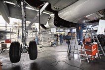 Adria Airways Tehnika toži “mamo” zaradi oškodovanja
