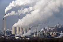 Pogajalci na podnebni konferenci vendarle dosegli dogovor, okoljevarstveniki kritični