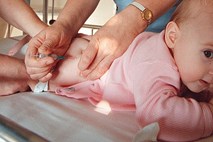 Po novem brezplačno cepljenje dojenčkov proti pnevmokoknim okužbam 