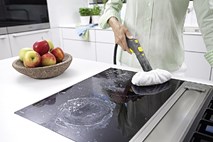 S paro nad umazanijo: kako priročni so čistilniki za gospodinjstvo  