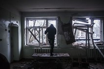 Rusija: Vse več ukrajinskih vojakov na vzhodu države onemogoča mirovni proces