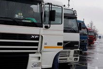 Cestnine za tovornjake bodo odvisne od stopnje onesnaževanja