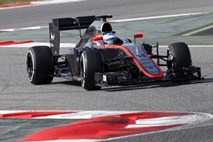 McLaren za nesrečo Alonsa okrivil močan veter