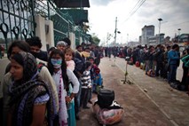 Ganljiva izpoved Britanca v Nepalu: Preseneča neverjetna mirnost ljudi, ki so izgubili vse