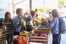 Nakupujmo skupaj in Zeleni zabojček: Ugodno za pridelovalce, okusno in domače za potrošnike