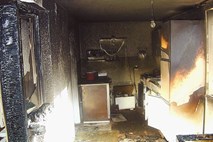 Požari v kuhinji: o nevarnosti pozabljene hrane na štedilniku 