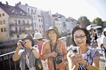 Turizem: Ljubljana cveti, Slovenija hira