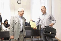 Nevrokirurg Vinko Dolenc in njegov odvetnik oproščena: zemljiški dolg na zalogo je »popolnoma legitimen posel«