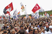 Kurdski mirovni proces s Turčijo: Mir obtičal v čakalnici na boljše čase