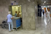 Vlada zvišuje  prihodke bolnišnic, za krajšanje čakalnih dob ne bo ostalo skoraj nič denarja