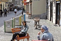 Trubarjeva: Avtohtona ulica, obkrožena s turboturističnim mestom