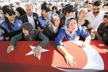 Turčija, Kurdi in Islamska država: Erdoganova vojna volilna kampanja