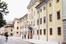 Zaradi atrija v Lathierijevem dvorcu ogrožen projekt novogoriške univerze v Vipavi