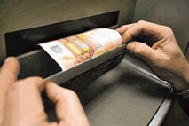 Past, ki jo je Madžar nastavljal na ljubljanske bankomate, je ostala prazna