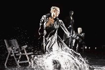Kritika predstave Faust: Reciklirana režijska zasnova, a z odličnimi člani ansambla