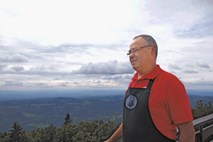 Roman Ledinek, oskrbnik Planinskega doma na Kumu: Za dober obisk je pomembna prijazna ekipa, ki postreže s pravim izborom hrane