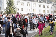 Koliko beguncev je na poti od Vardarja do Triglava?