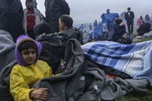 Zakaj begunci vedno znova obtičijo