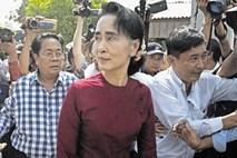Aung San Suu Kyi pričakuje zmago na prvih svobodnih volitvah v Mjanmaru po 25 letih