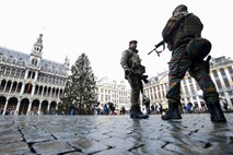 V Belgiji že tretji dan najvišja stopnja ogroženosti: ulice so polne vojakov, šole in vrtci zaprti