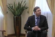 Srbski premier na detektorju laži, aretacija moškega, ki je opazoval njegov dom