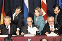 Daytonski sporazum, ki je pred dvajsetimi leti ustavil vojno v Bosni, a državi nakopal kopico nerešljivih težav