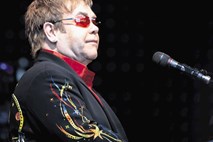 Rumene novice: Elton John proti preprodaji ...