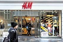 H & M brez davčnih blagajn, težave tudi v Müllerju