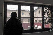 Slovenija uvaja probacijsko službo – celovito pomoč za ponovno vključitev obsojencev v družbo