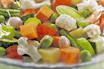 Zamrznjena zelenjava naj bo pozimi redno na jedilniku