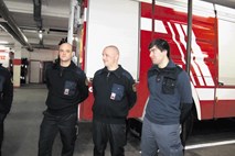 Trije od štirih gasilcev, opečenih v intervenciji pod Savinjskim mostom, še vedno na bolniškem dopustu