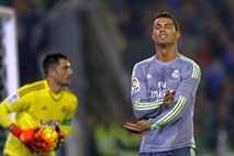 Zidanu z Realom prvič spodrsnilo; nervozni Ronaldo znova udaril nasprotnika brez žoge