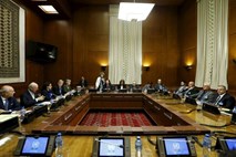 Odposlancu ZN Misturi uspel delni preboj na mirovnih pogajanjih o Siriji 