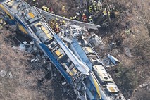 Čelno trčenje nemških regionalnih vlakov: Počitnice so preprečile še hujšo tragedijo