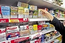 Licence za boljši nadzor nad prodajo tobaka, morda se kmalu obetajo tudi za prodajalce alkohola